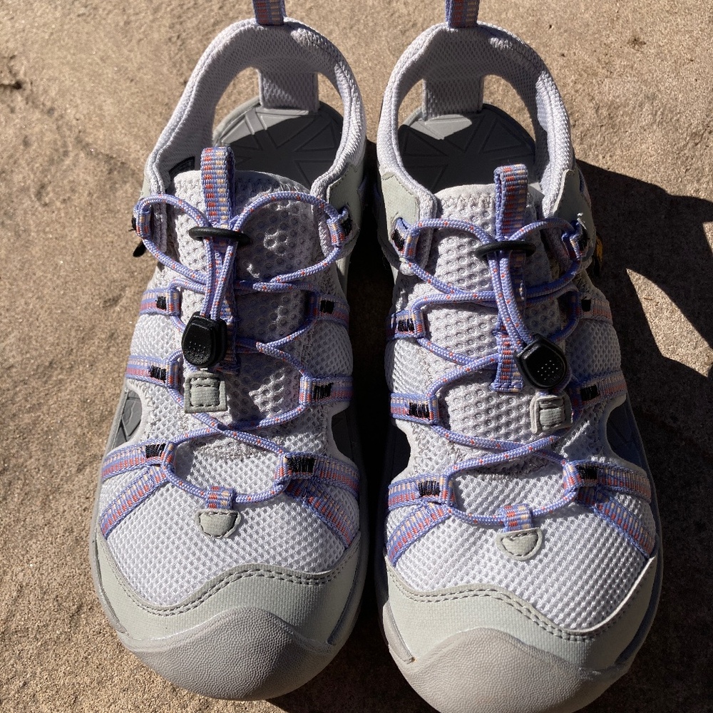 NWOT Girl's Teva Sandals